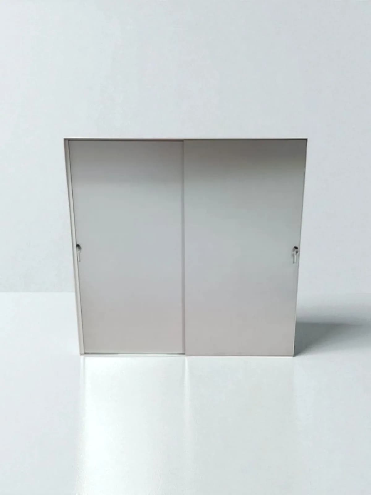 Armoire haute blanche porte coulissante 200x200cm Armoire haute blanche porte coulissante 200x200cm
