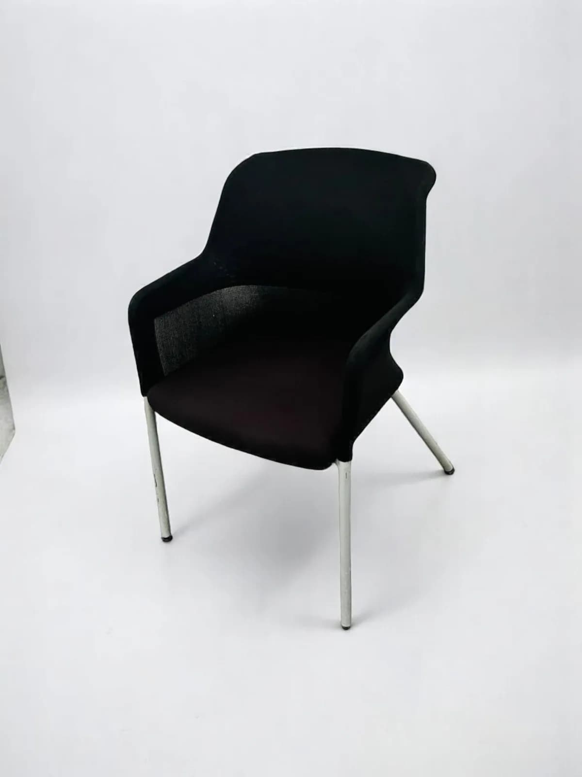 Chaise visiteur Giroflex en promo Chaise visiteur Giroflex en promo