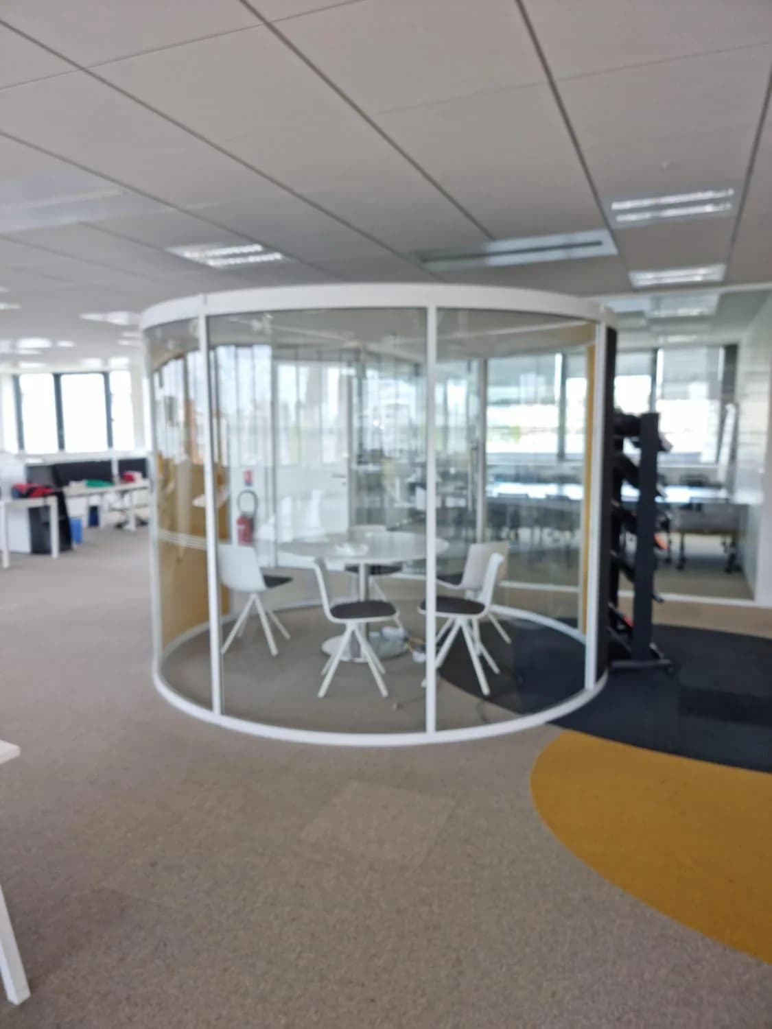 Bureau en Verre Cube 360° Acoustique Bureau en Verre Cube 360° Acoustique
