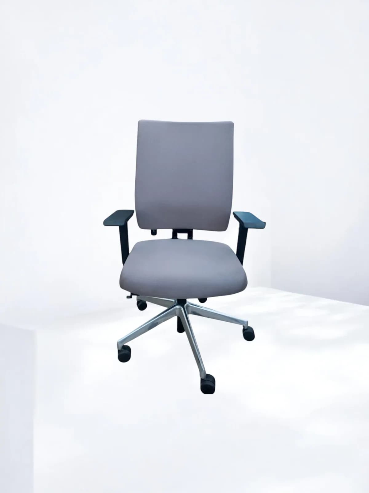Chaise roulette Viasit F1 4D dossier ajustable Chaise roulette Viasit F1 4D dossier ajustable