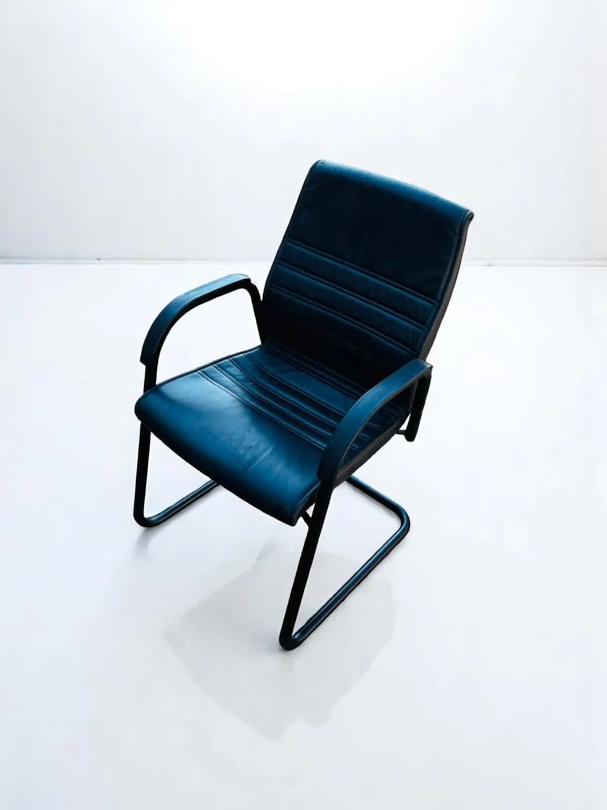 Chaise simili cuir noir luge promotion Chaise simili cuir noir luge promotion