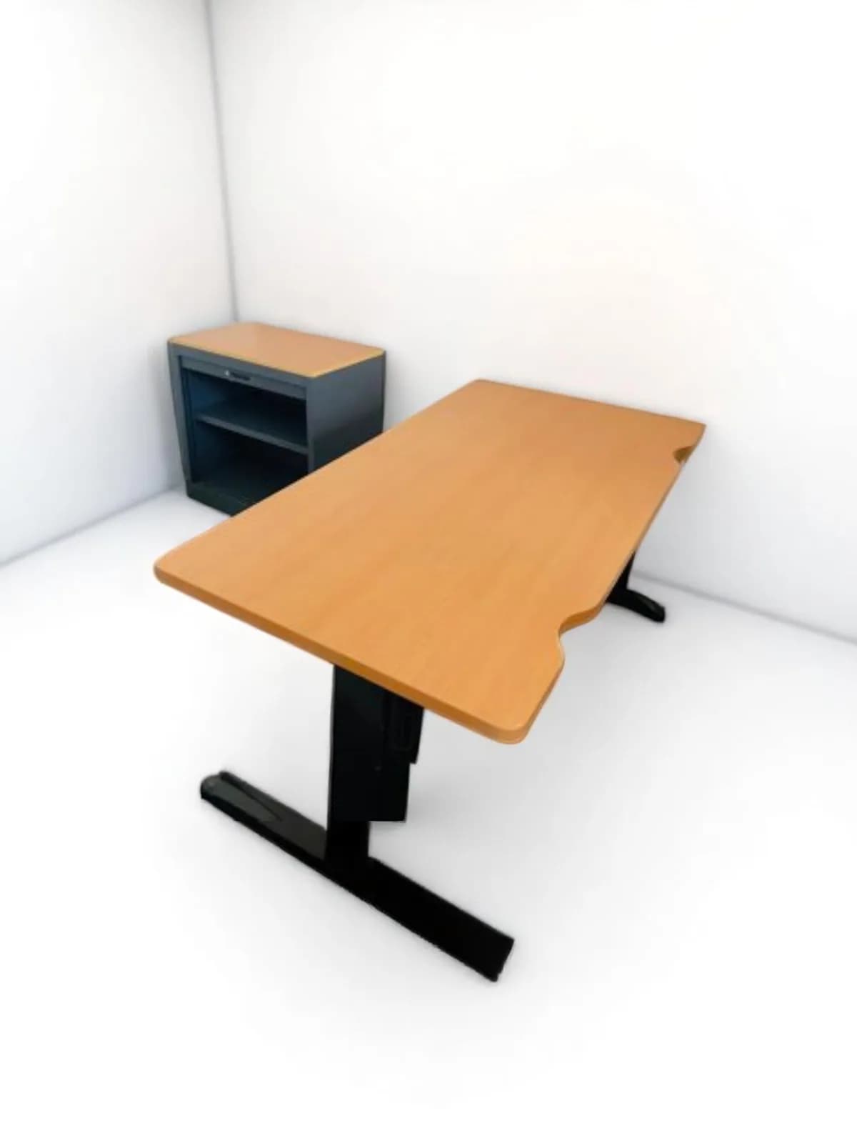 Ensemble bureau Steelcase avec armoire rideaux Ensemble bureau Steelcase avec armoire rideaux