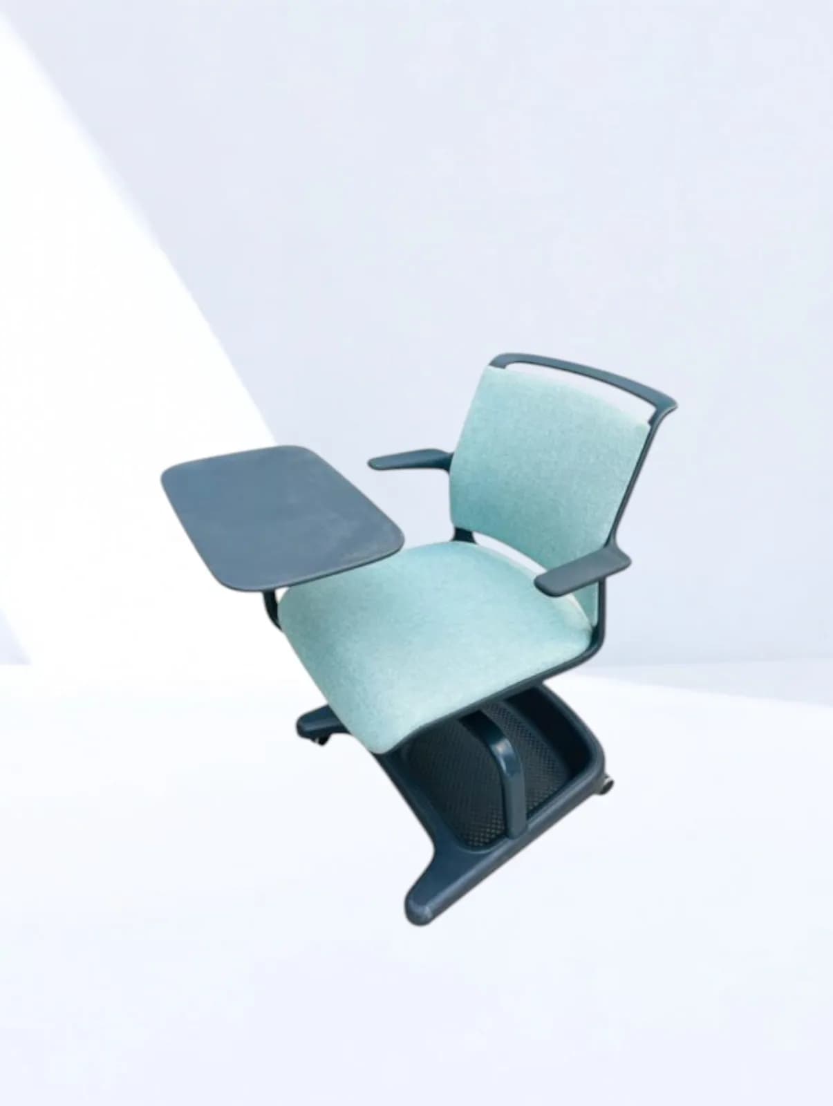 Chaise avec tablette Ad-Lib Scholar Sandalye salle formation bleu ciel Chaise avec tablette Ad-Lib Scholar Sandalye salle formation bleu ciel