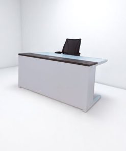 Bureau avec écran escamotable
