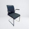 Chaise luge steelcase Reply noir avec accoudoir empilable