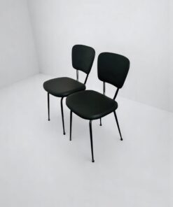 Chaise-design-en-simili-cuir-noir-salon